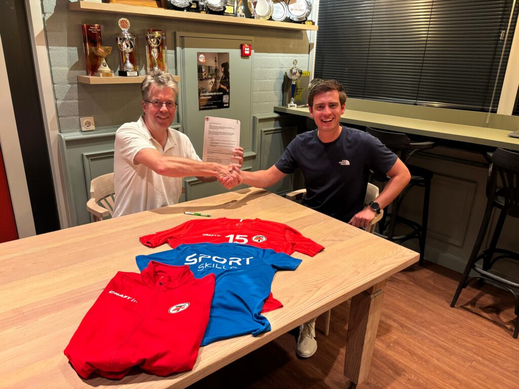 Sven van Sport Skills en Anton Kuiper ondertekenen de samenwerking